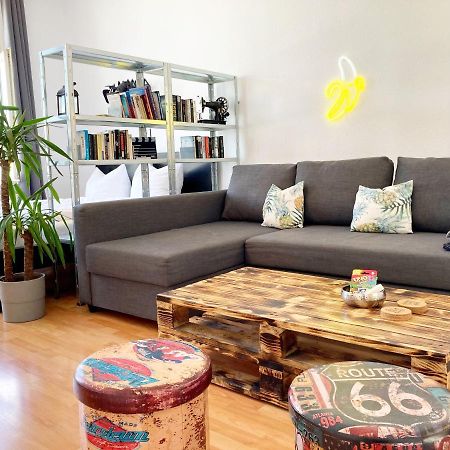 2 Zimmer Ferienwohnung In Zentraler Lage Inkl Wlan & Netflix Lipsia Esterno foto