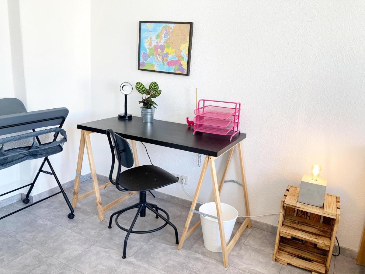 2 Zimmer Ferienwohnung In Zentraler Lage Inkl Wlan & Netflix Lipsia Esterno foto